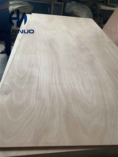 100 peratus Papan Lapis Marin Okoume